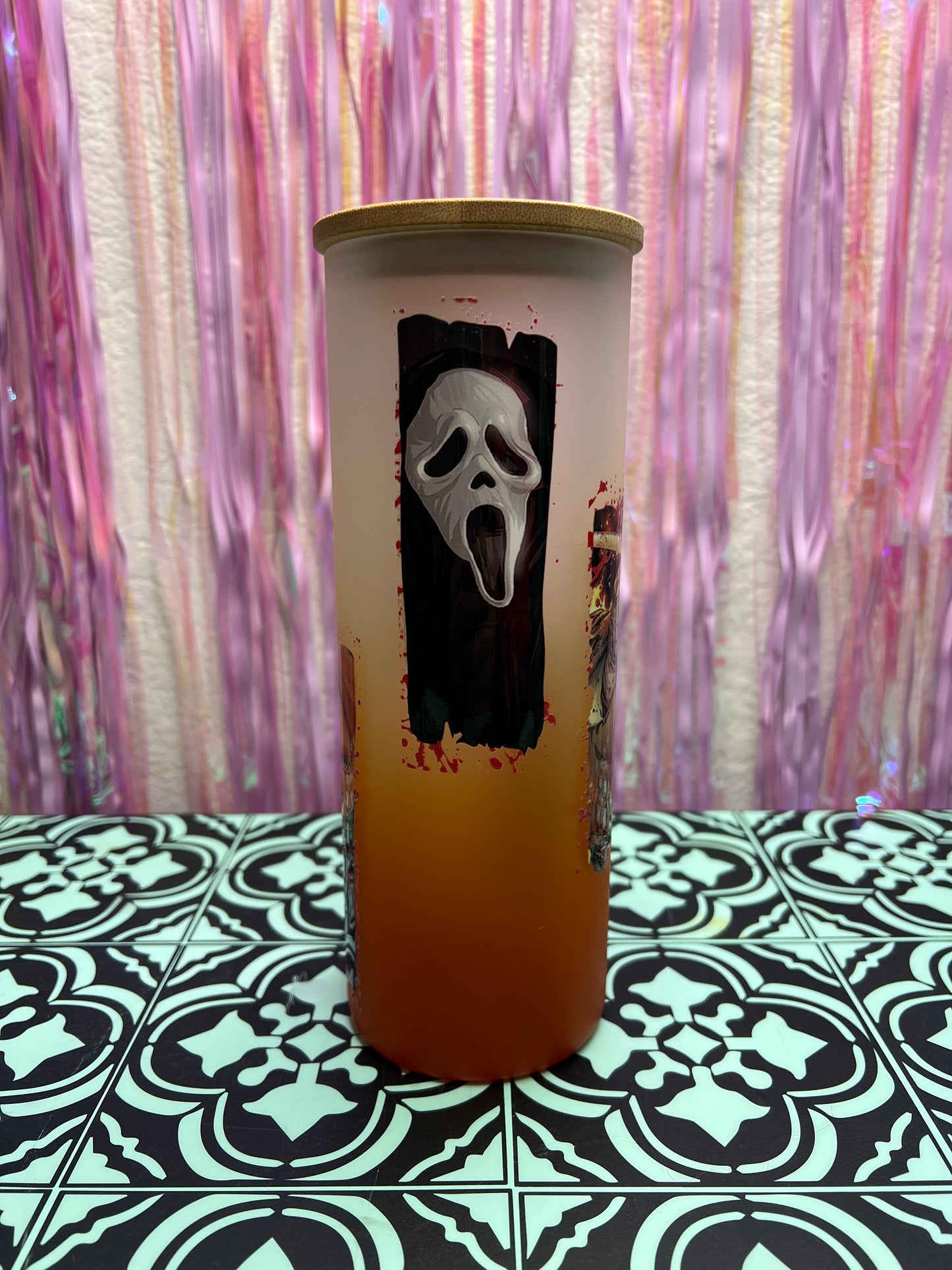 Horror glass can